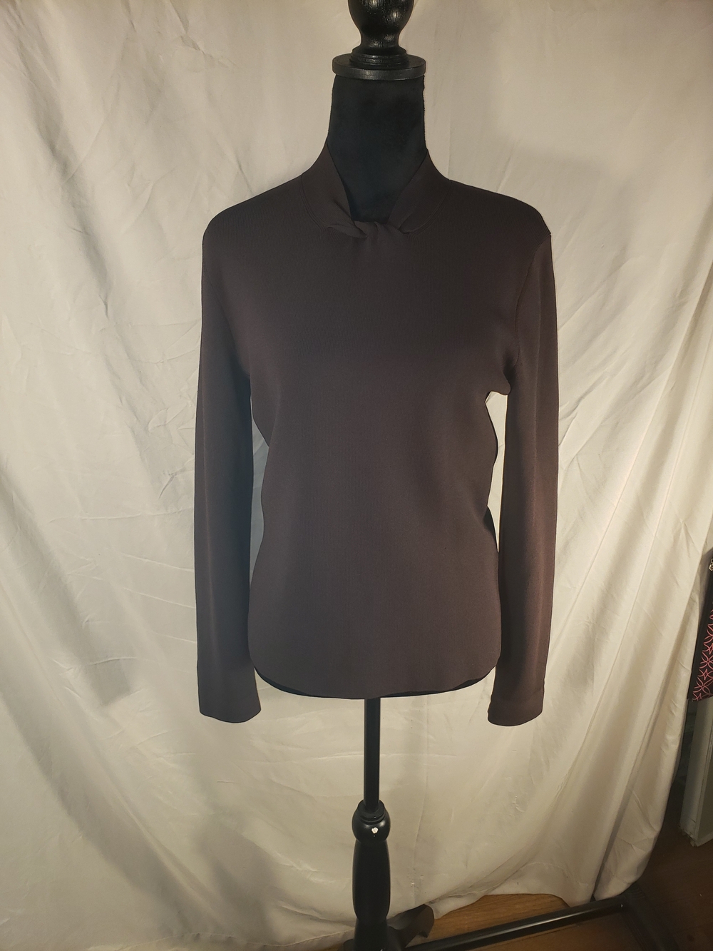 Cyrus Women's Scoop-Neck Sweater in Dark Brown With Twisted Collar Detail - L